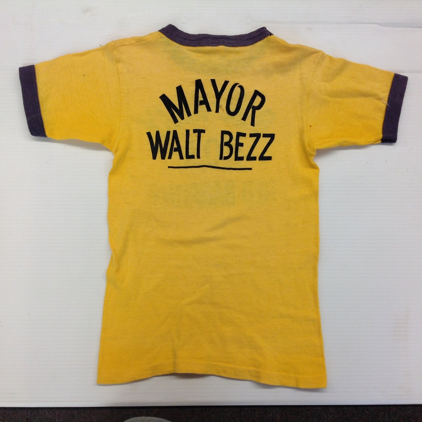 Vintage 1967-74 Child's Yellow Blue Sports T-Shirt 8 Mile Kelly Road HOA Red Barrons Mayor Walt Bezz Eastpointe Michigan