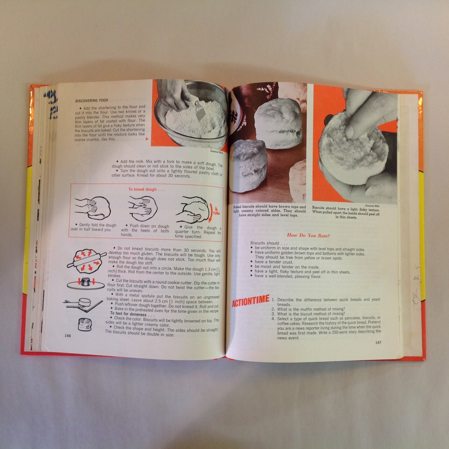 Vintage 1982 Hardcover Textbook Discovering Food Helen Kowtaluk