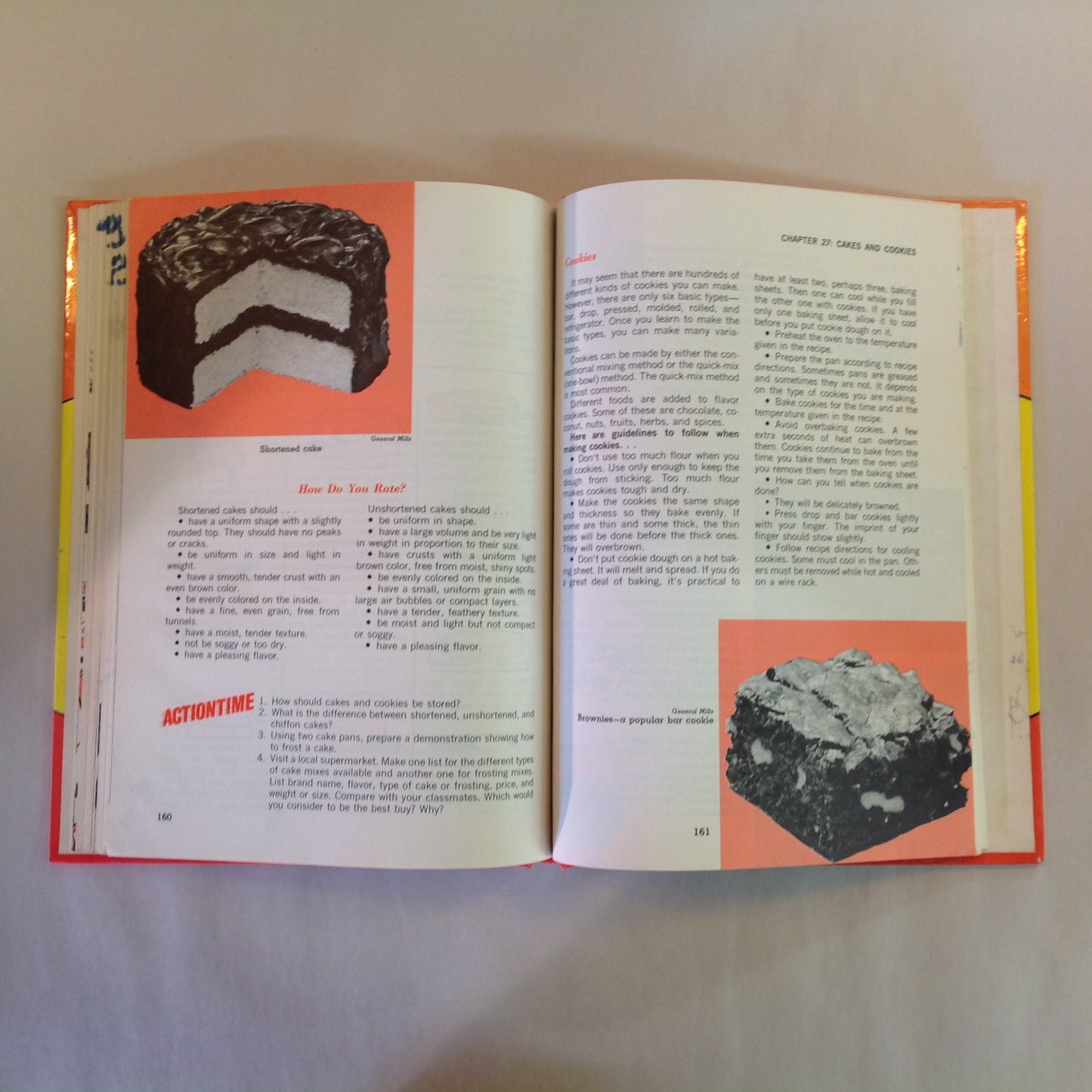 Vintage 1982 Hardcover Textbook Discovering Food Helen Kowtaluk