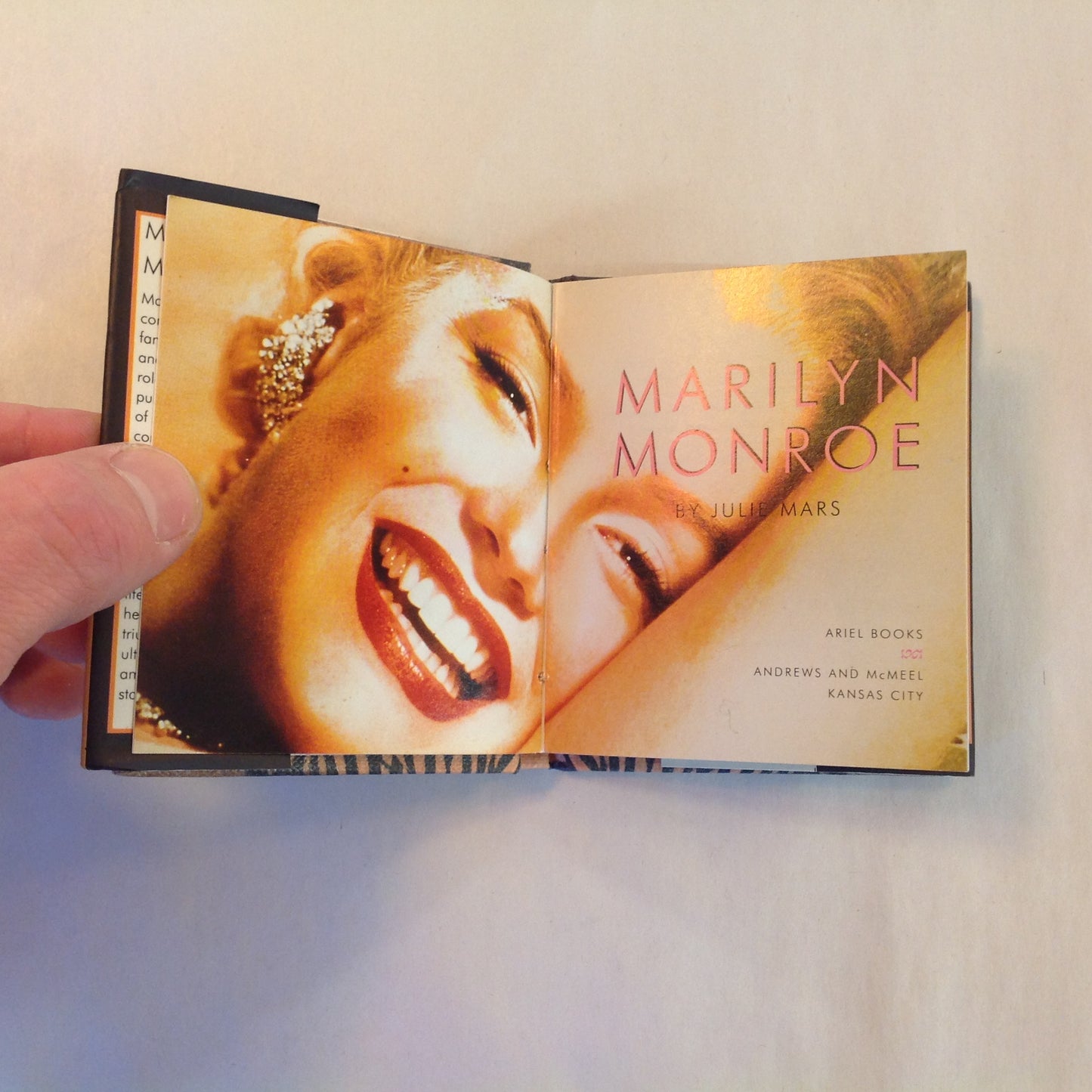 Vintage 1995 Hardcover Gift Book Marilyn Monroe Julie Mars