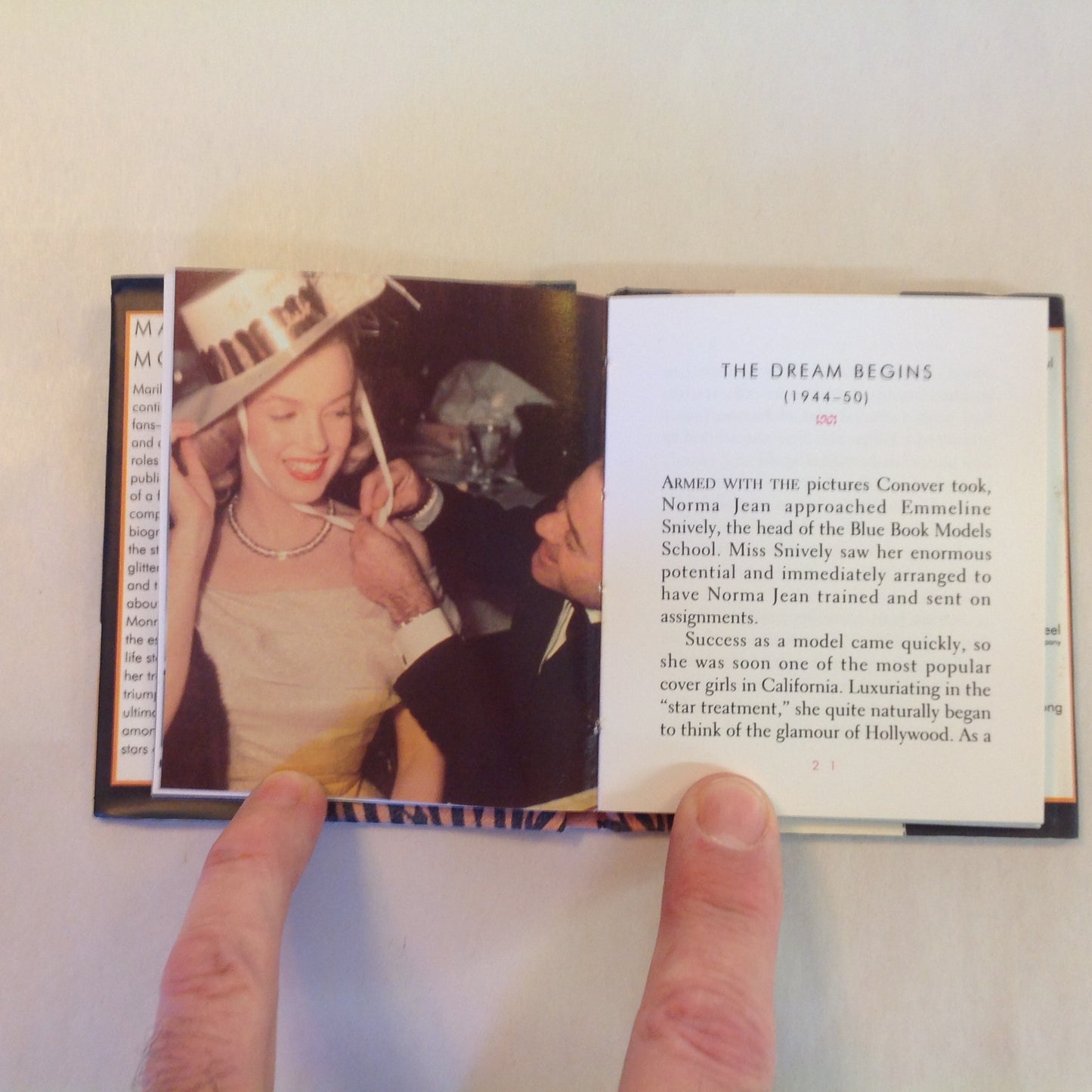 Vintage 1995 Hardcover Gift Book Marilyn Monroe Julie Mars