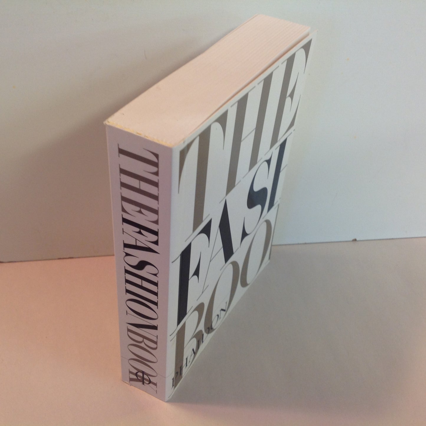 Vintage 2001 Paperback The Fashion Book Phaidon