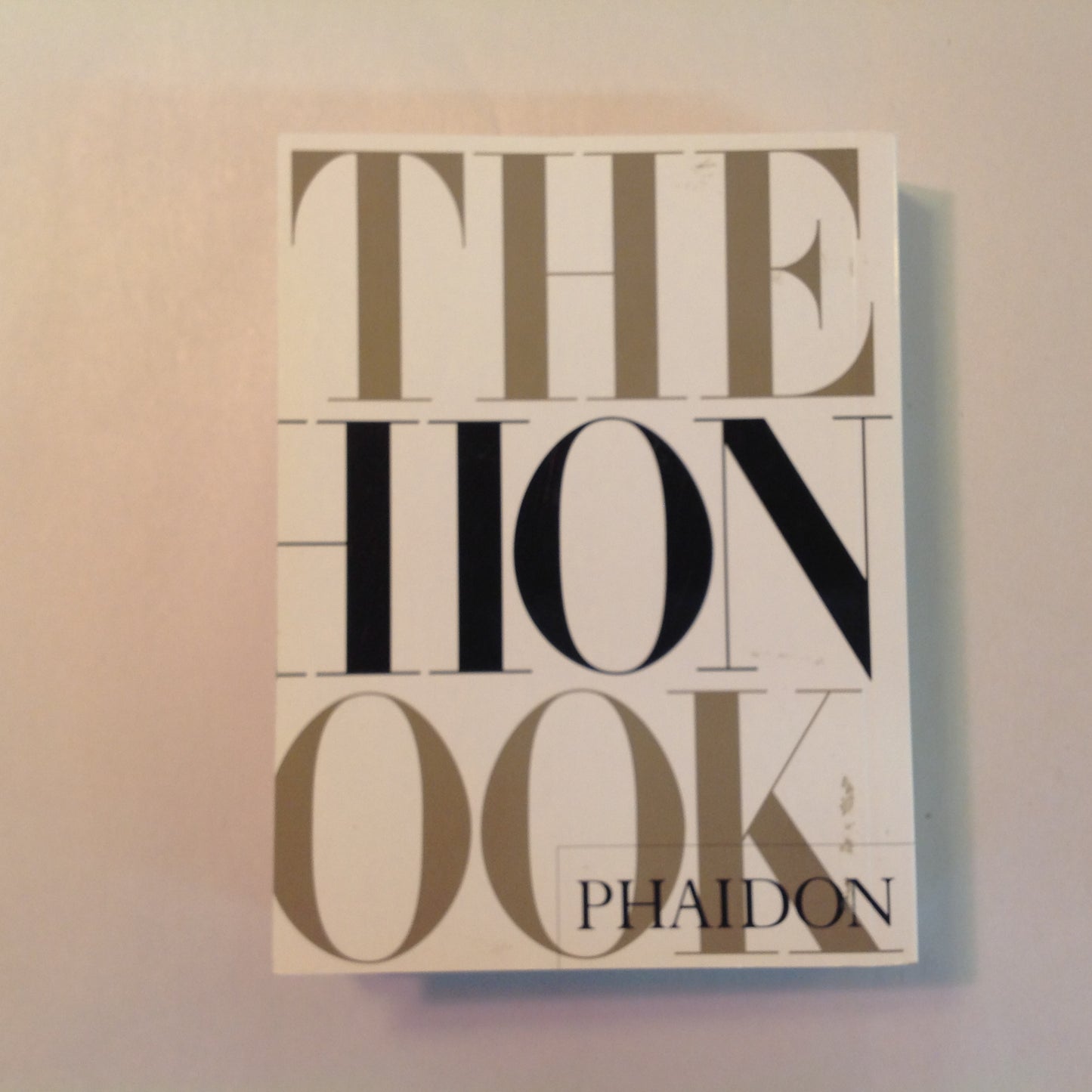Vintage 2001 Paperback The Fashion Book Phaidon