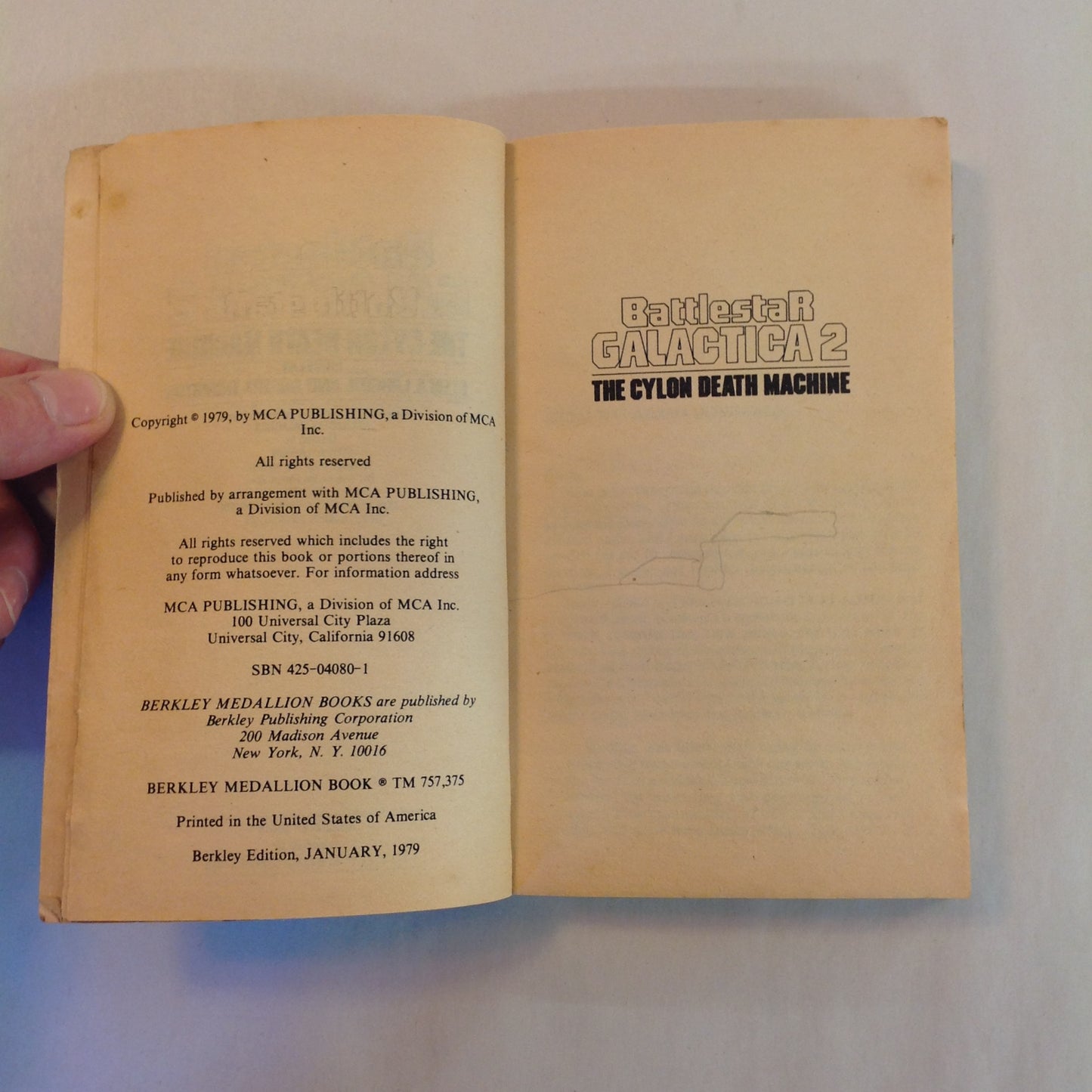 Vintage 1979 Mass Market Paperback Battlestar Galactica 2: The Cylon Death Machine Glen Larson Robert Thurston