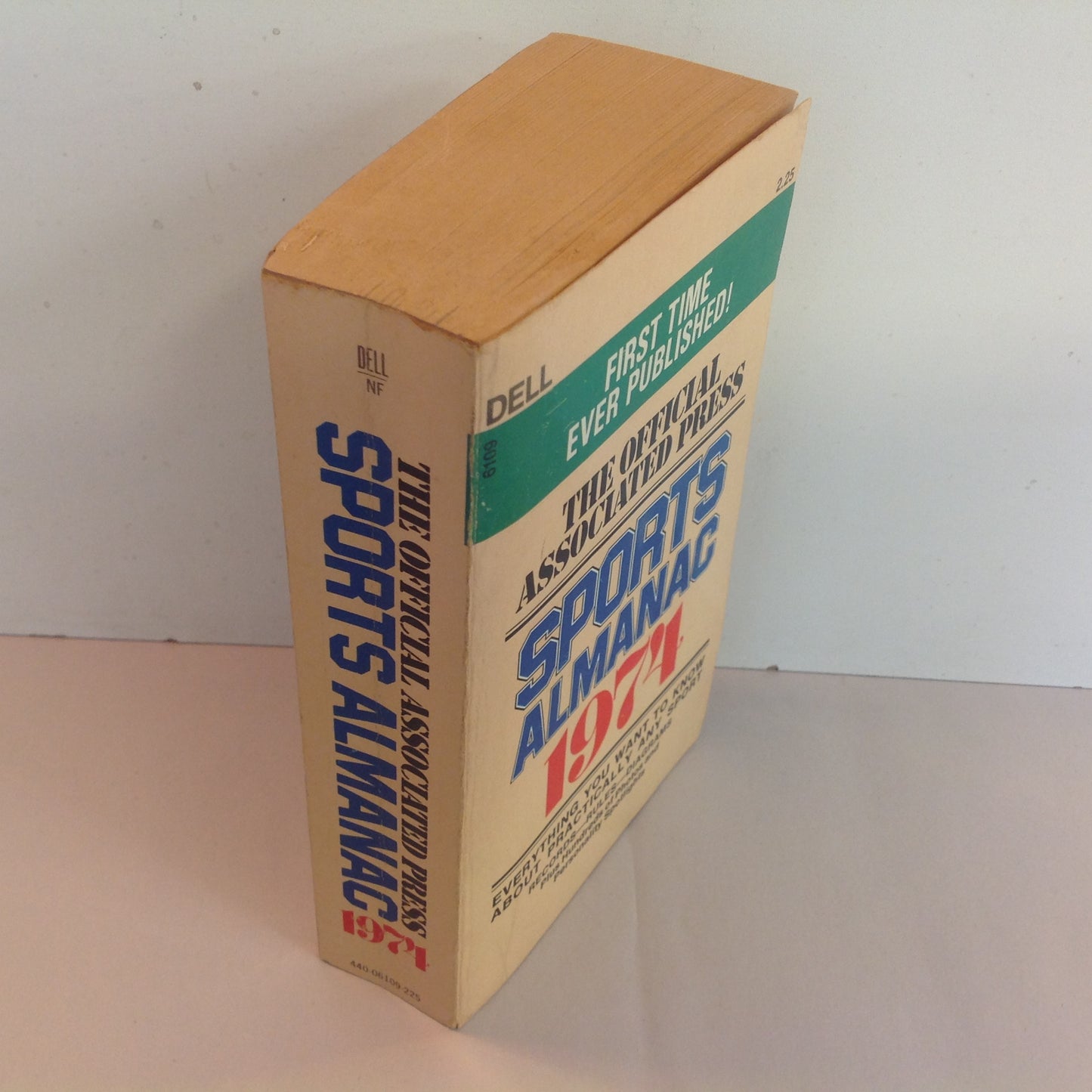 Vintage 1974 Mass Market Paperback The Official Associated Press Sports Almanac 1974