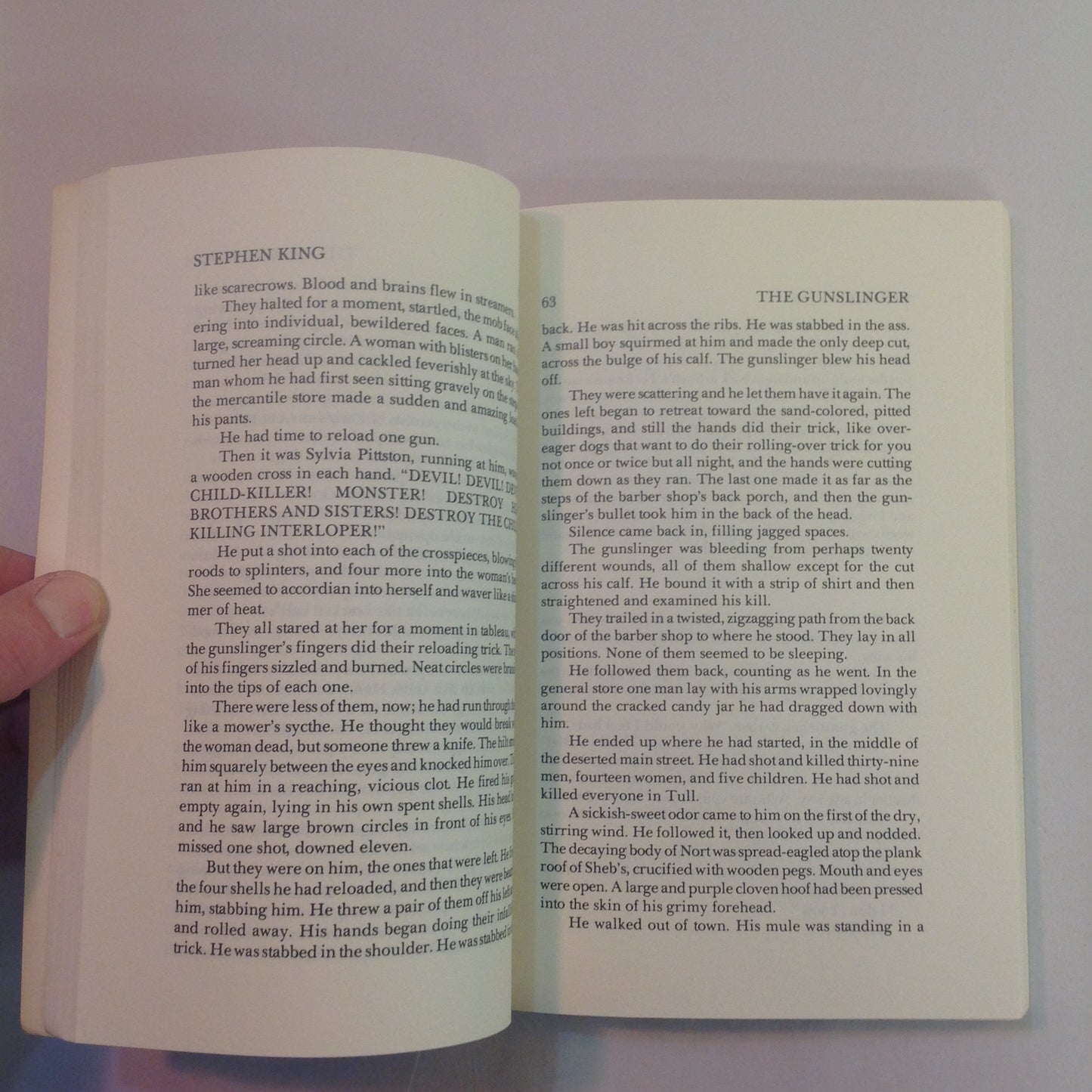 Vintage 1988 Trade Paperback The Dark Tower I: The Gunslinger Stephen King First Printing