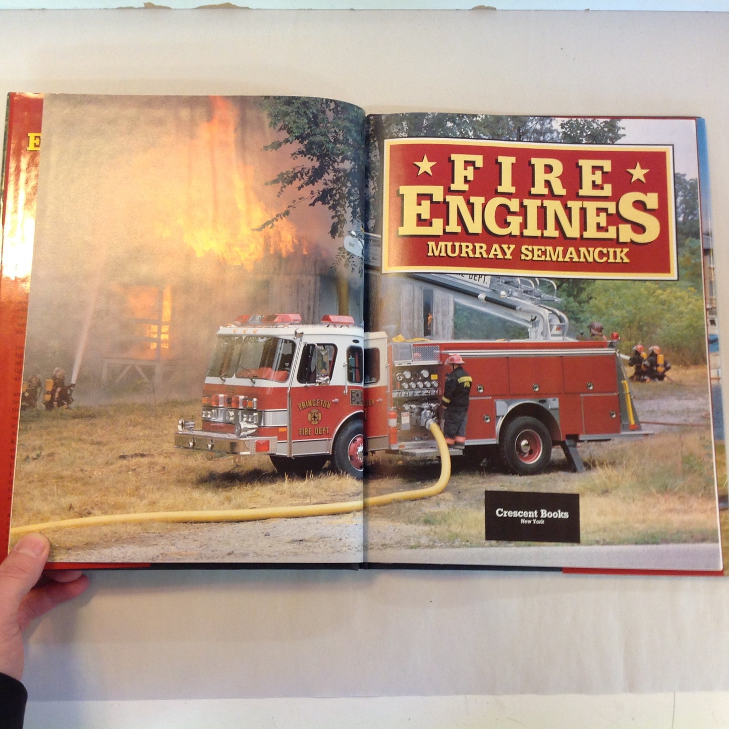 Vintage 1992 Pictorial Hardcover Fire Engines Murray Semancik