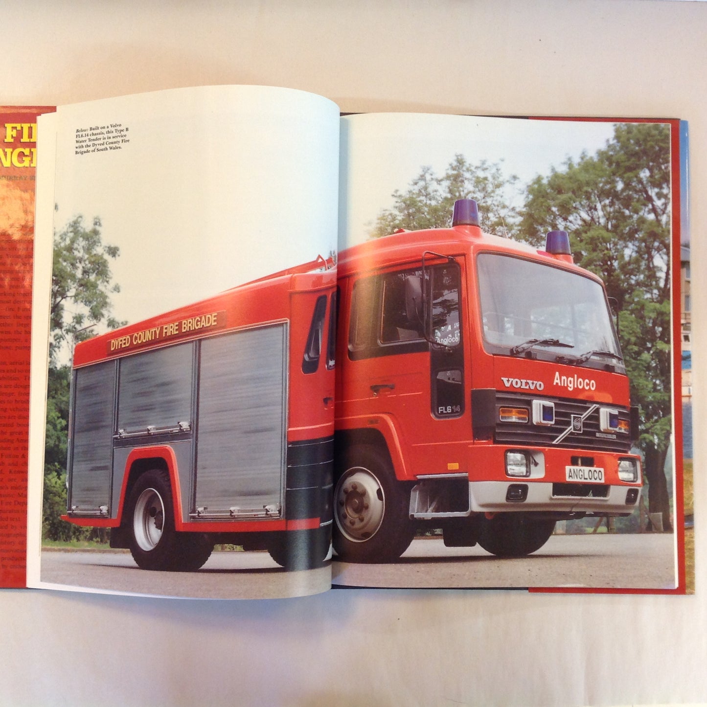 Vintage 1992 Pictorial Hardcover Fire Engines Murray Semancik