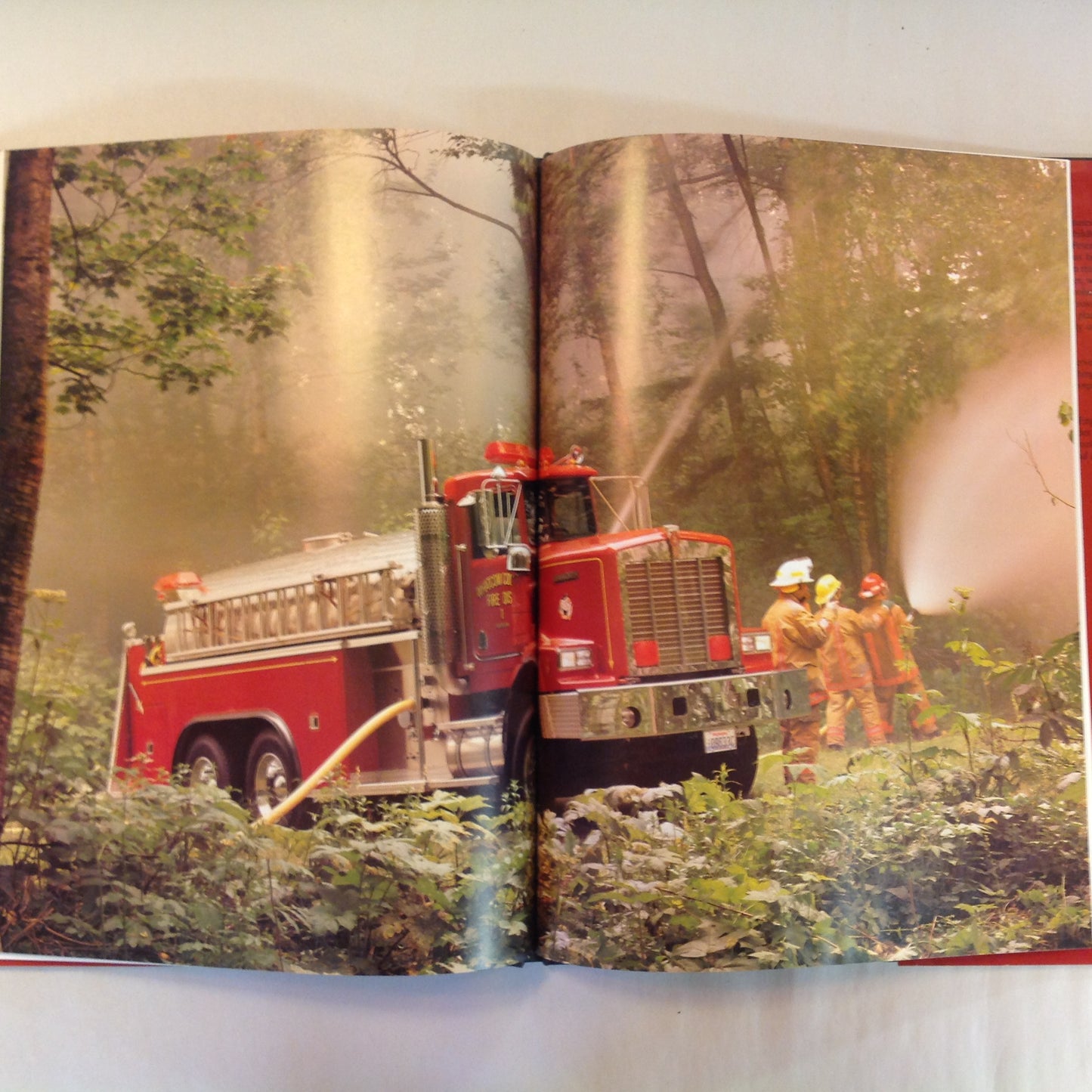 Vintage 1992 Pictorial Hardcover Fire Engines Murray Semancik