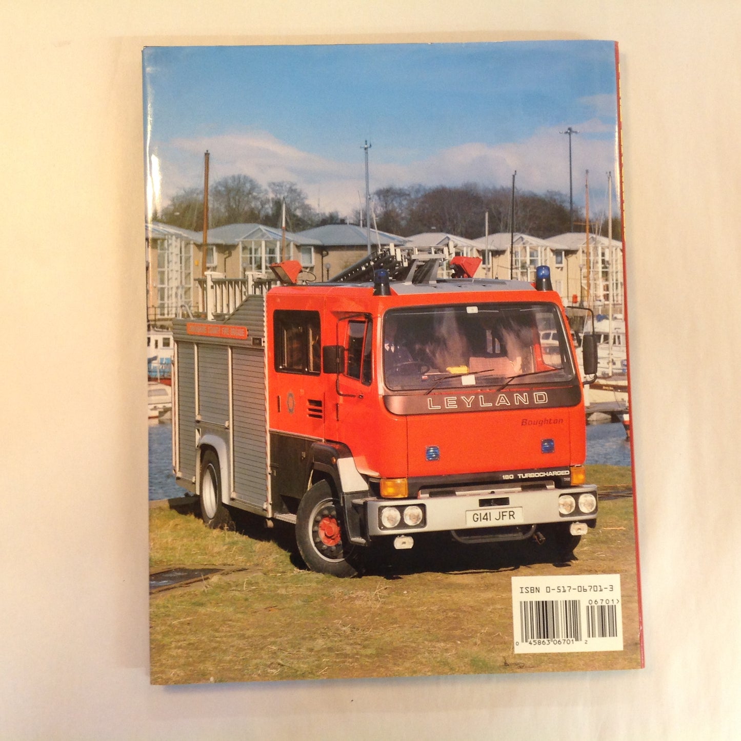 Vintage 1992 Pictorial Hardcover Fire Engines Murray Semancik