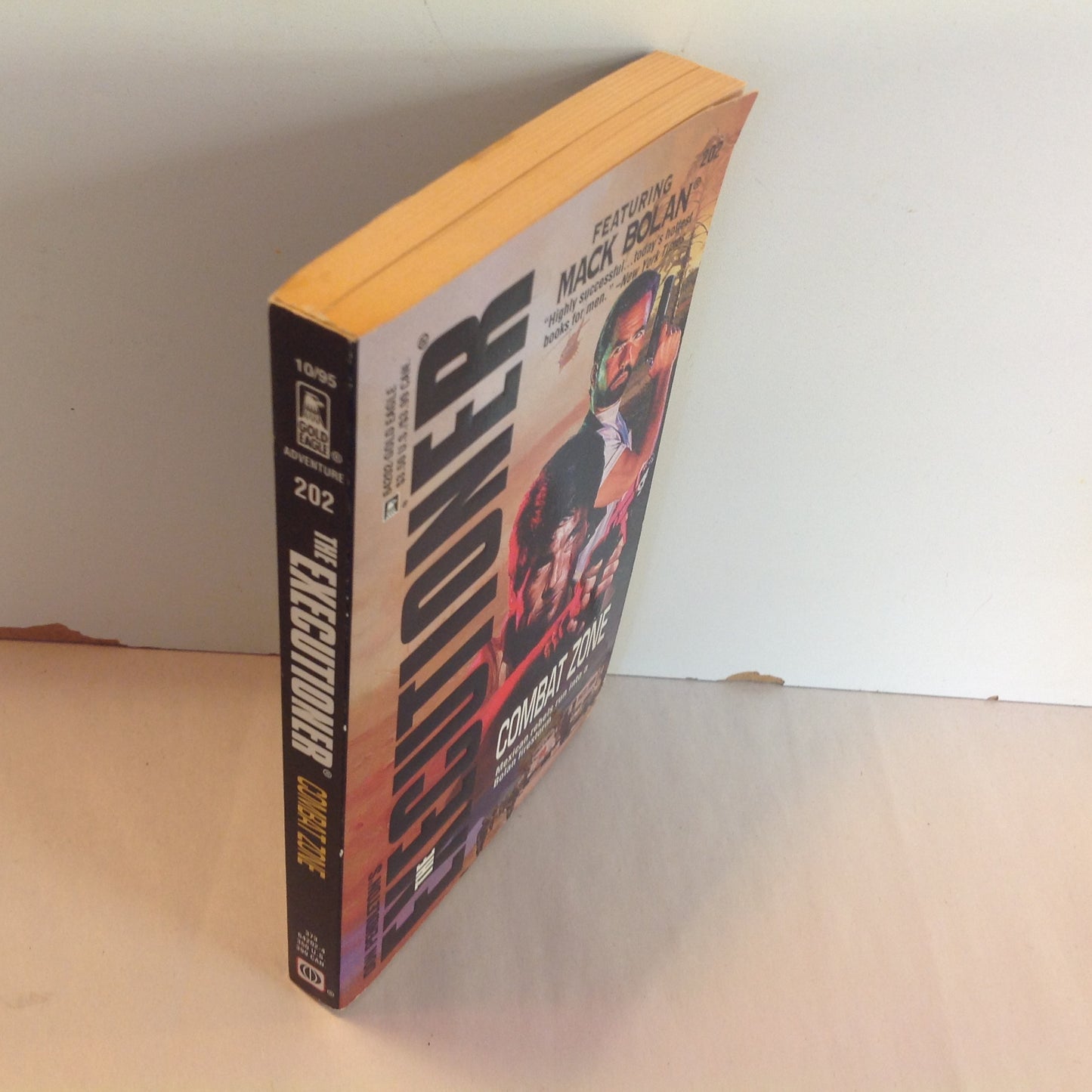 Vintage 1995 Mass Market Paperback Don Pendleton's The Executioner 202: Combat Zone