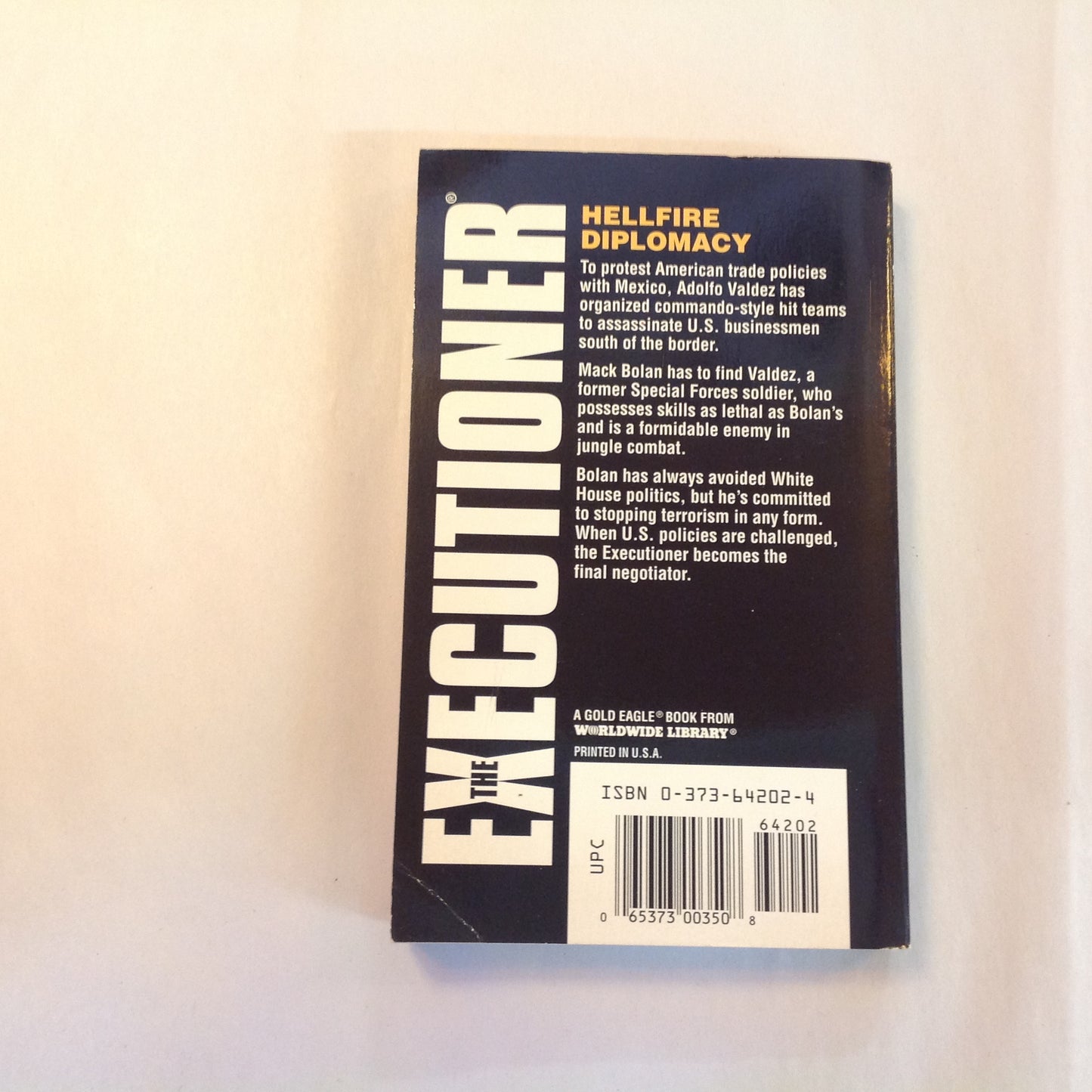 Vintage 1995 Mass Market Paperback Don Pendleton's The Executioner 202: Combat Zone