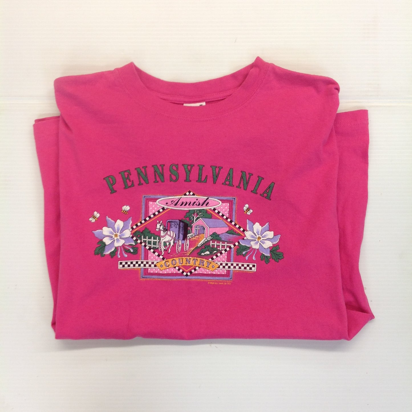 Vintage 1996 Wild West Shirt Co Souvenir Hot Pink Large T-Shirt Pennsylvania Amish Country Covered Bridge Horse and Buggy