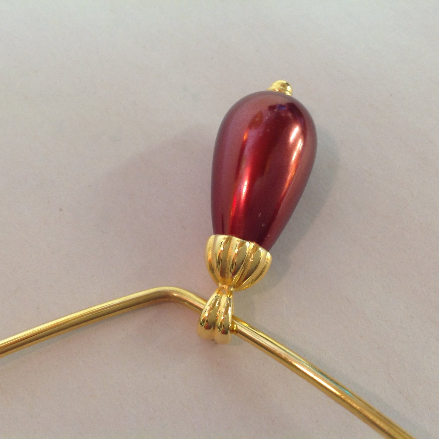 Vintage Signed Joan Rivers Hooked Goldtone Wire Bulb Pendant Choker Necklace