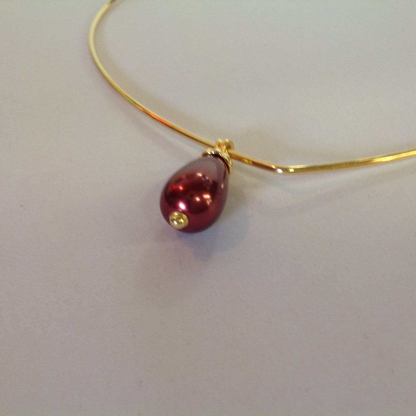 Vintage Signed Joan Rivers Hooked Goldtone Wire Bulb Pendant Choker Necklace