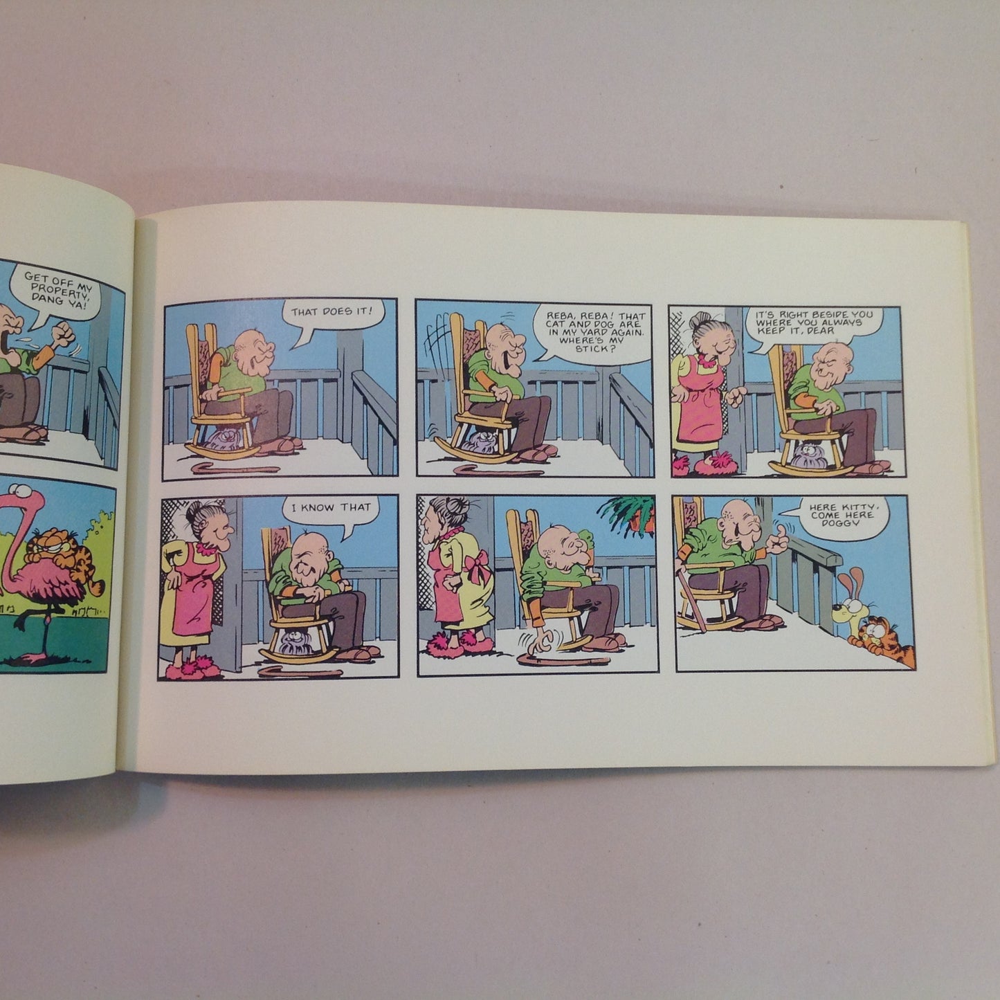 Vintage 1982 Trade Paperback Here Comes Garfield Jim Davis TV Tie-In First Edition