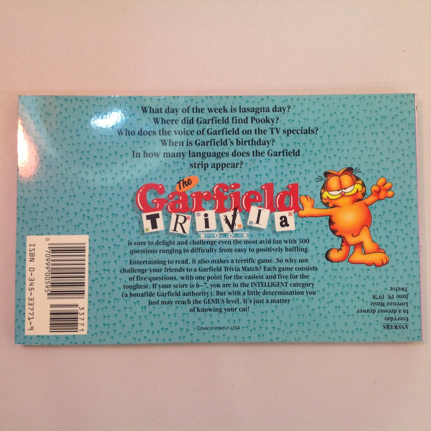 Vintage 1986 Trade Paperback The Garfield Trivia Book Jim Davis First Edition