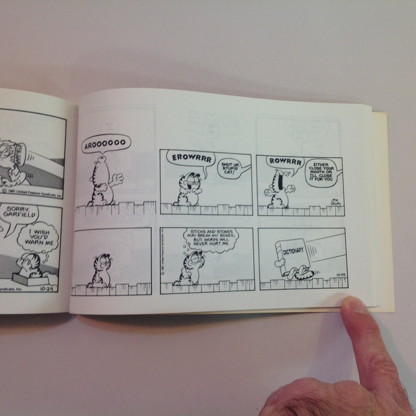 Vintage 1983 Trade Paperback Garfield Eats His Heart Out: His Sixth Book Jim Davis First Edition