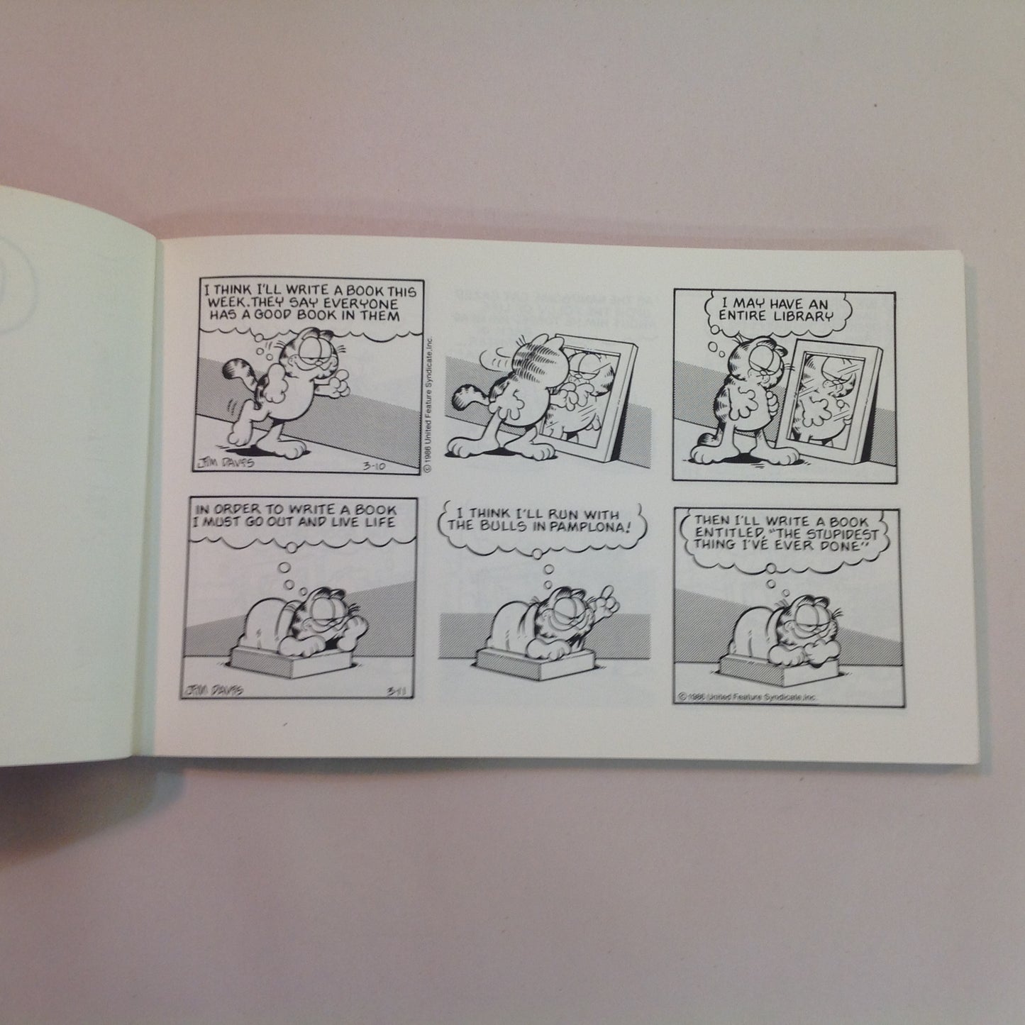 Vintage 1987 Trade Paperback Garfield Swallows His Pride: His 14th Book Jim Davis First Edition