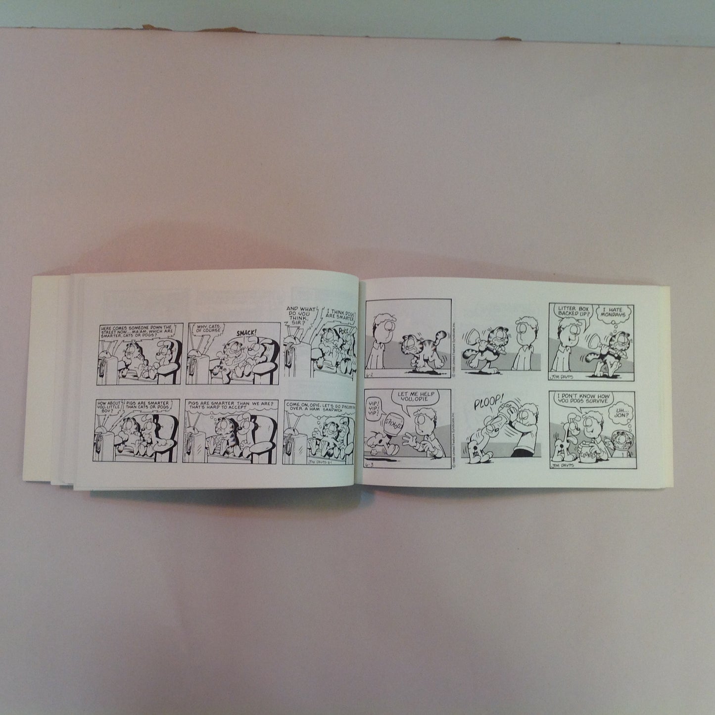 Vintage 1987 Trade Paperback Garfield Swallows His Pride: His 14th Book Jim Davis First Edition