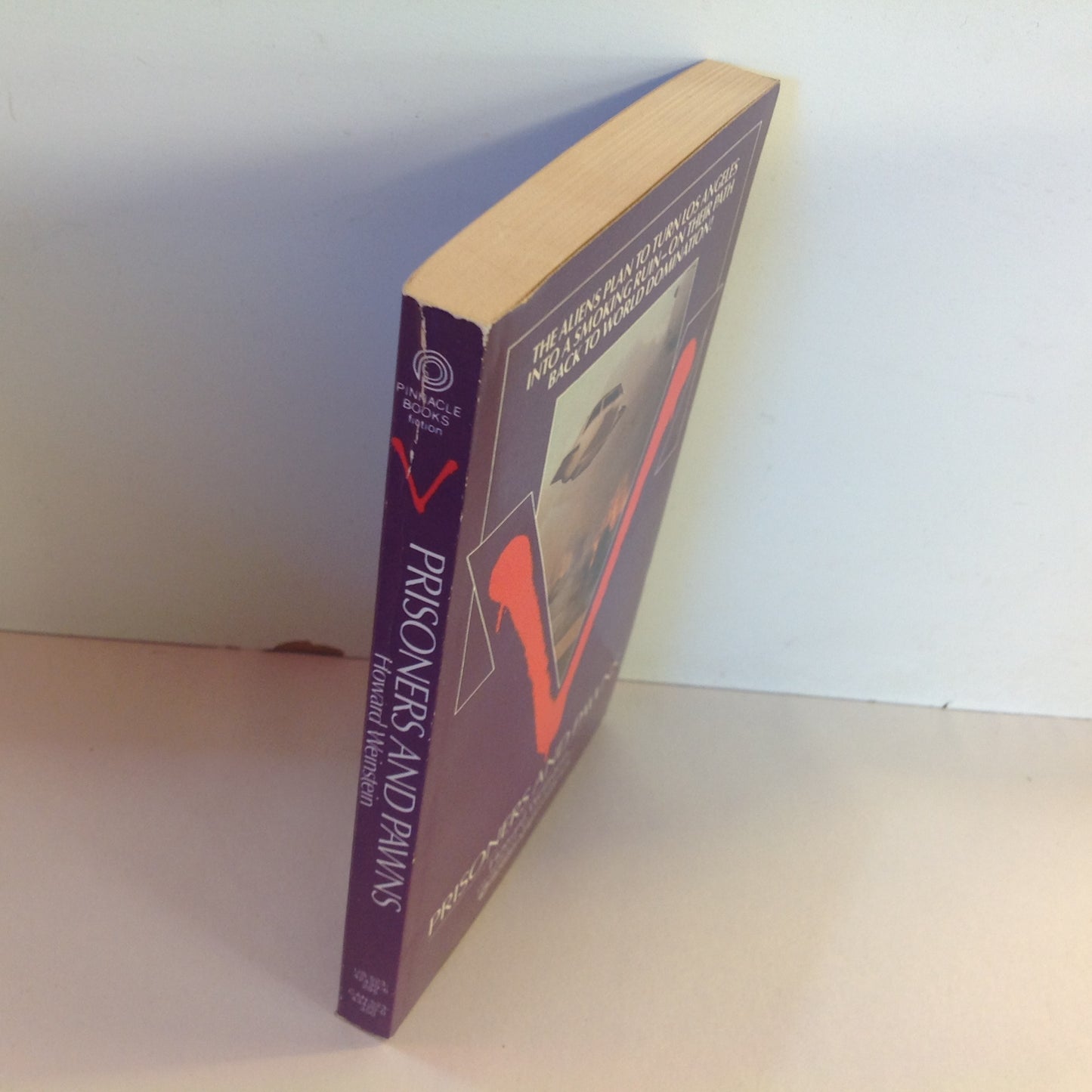 Vintage 1985 Mass Market Paperback V: Prisoners and Pawns Howard Weinstein