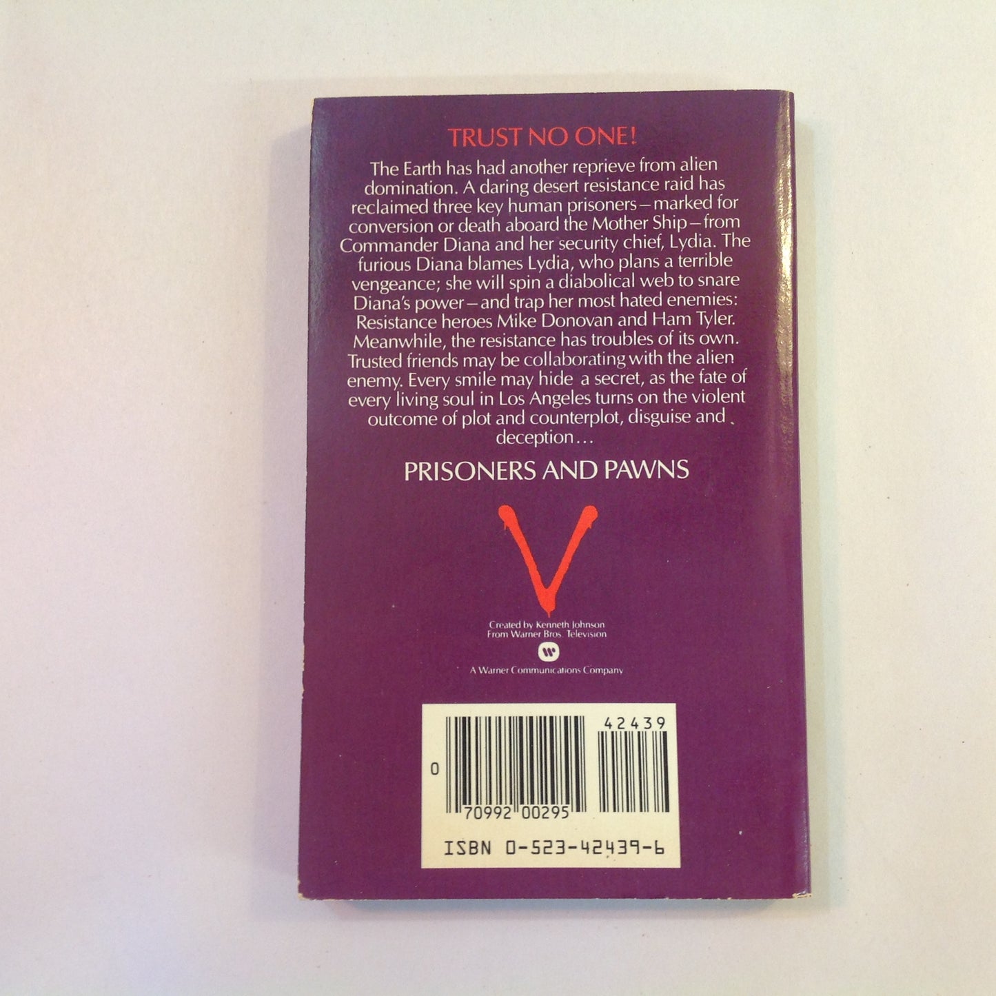 Vintage 1985 Mass Market Paperback V: Prisoners and Pawns Howard Weinstein