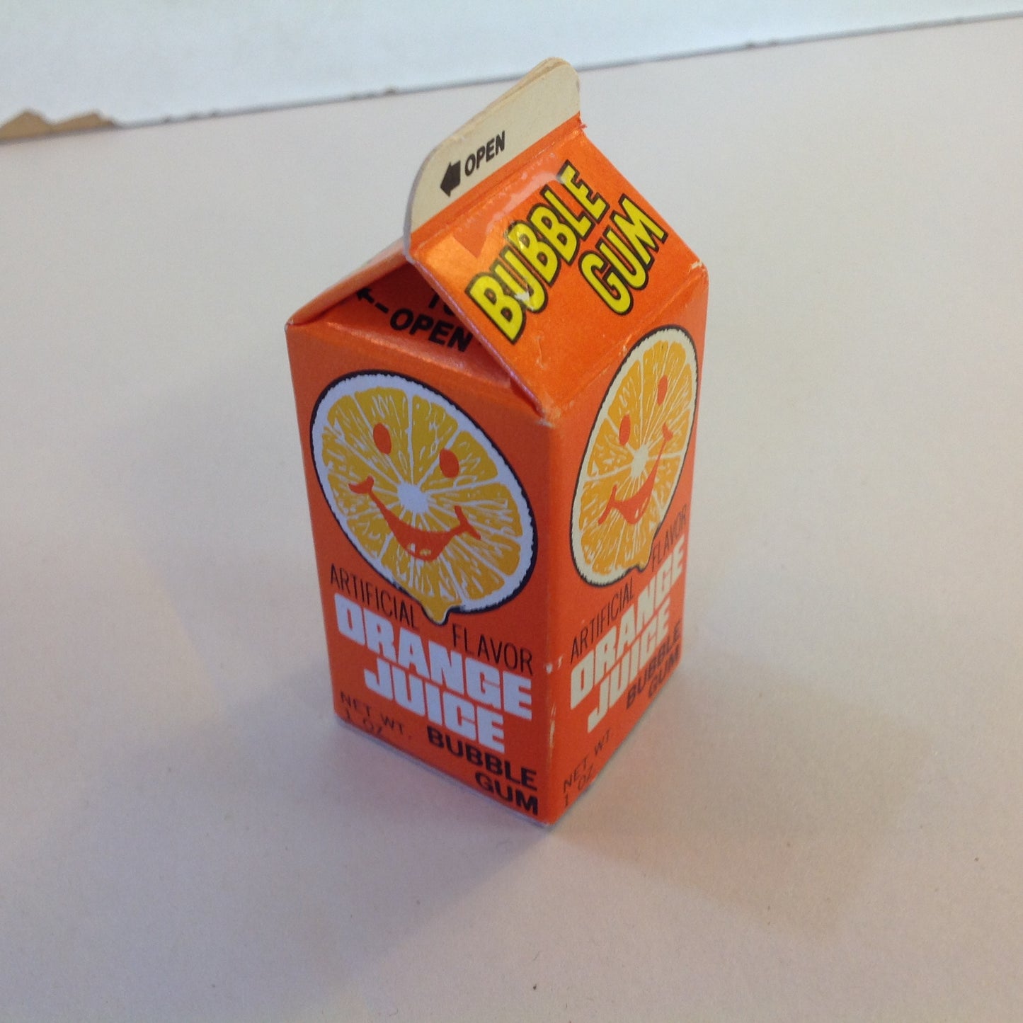 Vintage 1981 Unopened Topps Orange Juice Bubble Gum 1 ox Candy Container