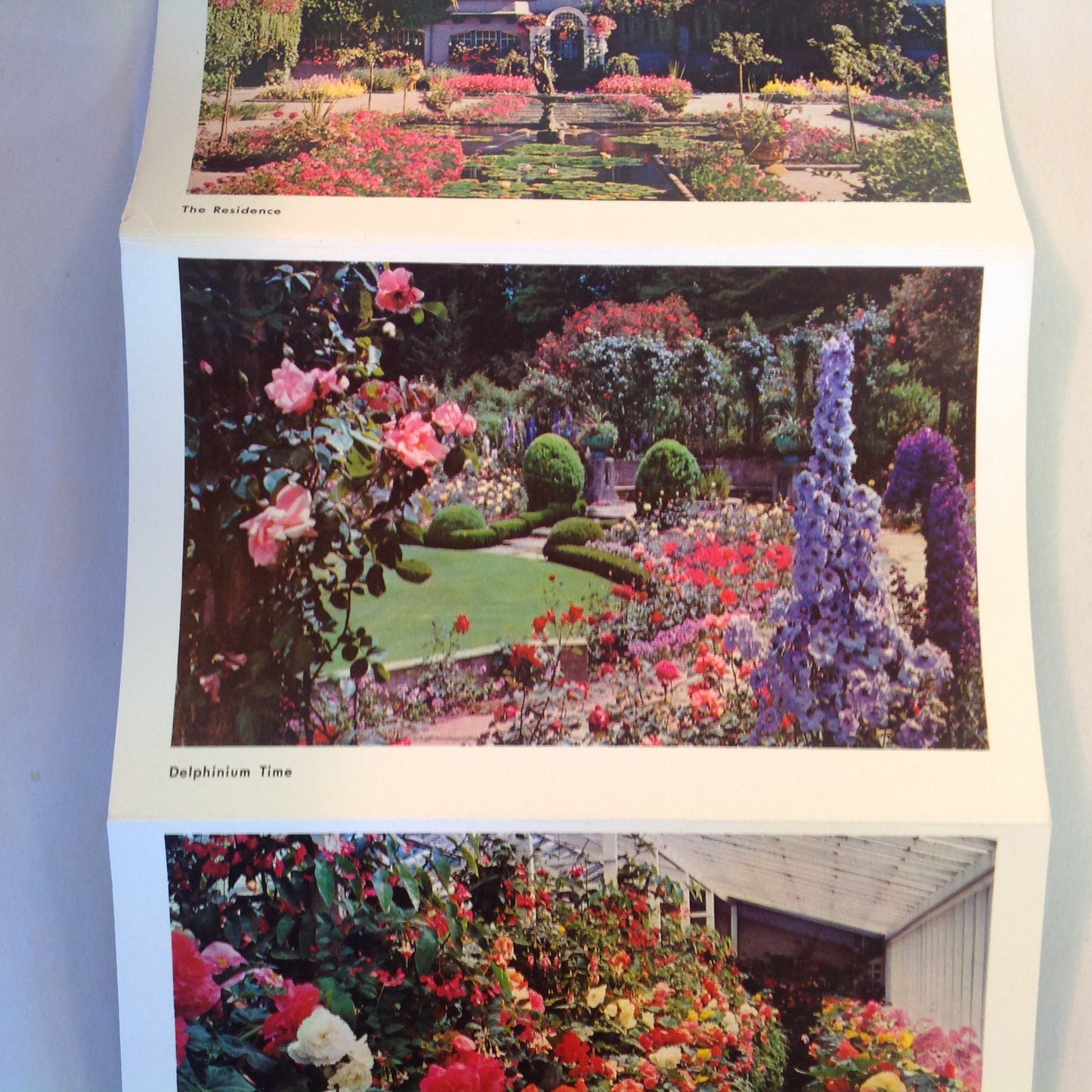 Vintage Mid Century Butchart Gardens British Columbia 16 Color Photo Souvenir Postcard Album