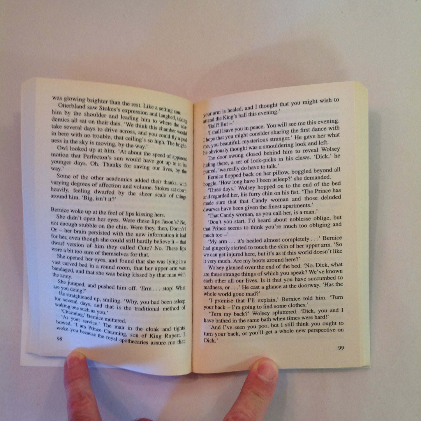 Vintage 1997 MM Paperback Doctor Who The New Adventures: Oh No It Isn't!