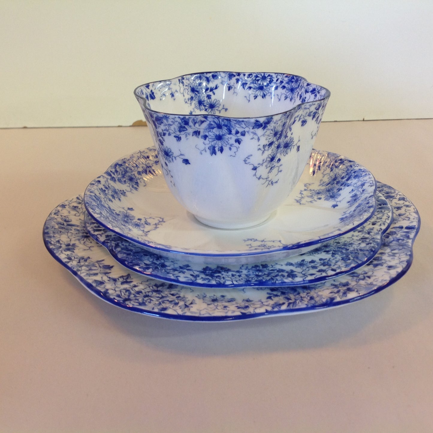 Antique Shelley Dainty Blue Fine Bone China 4 Piece Tea Suite Cup Saucer Tea Plates