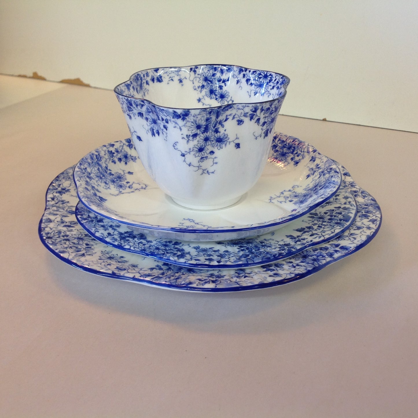 Antique Shelley Dainty Blue Fine Bone China 4 Piece Tea Suite Cup Saucer Tea Plates