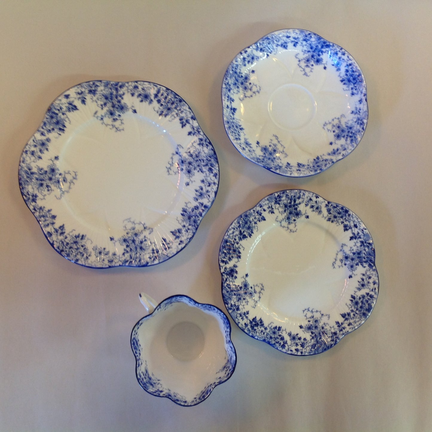 Antique Shelley Dainty Blue Fine Bone China 4 Piece Tea Suite Cup Saucer Tea Plates