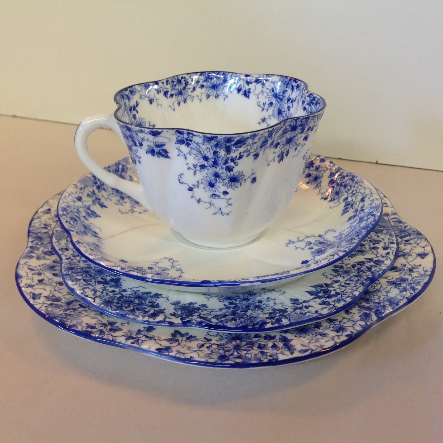 Antique Shelley Dainty Blue Fine Bone China 4 Piece Tea Suite Cup Saucer Tea Plates