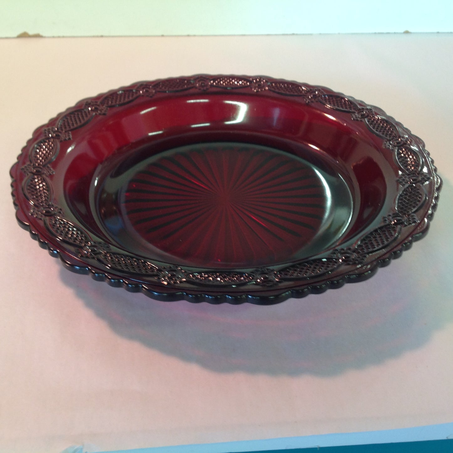 Vintage 1982 Avon 1876 Cape Cod Collection Pie Plate Server Red Sandwich Glass Unused with Original Box