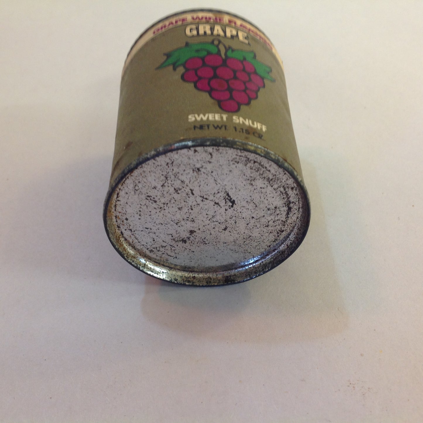 Vintage NOS Unopened Helme/Whitehall Grape Wine Flavored Sweet Snuff 1.15 oz Tin