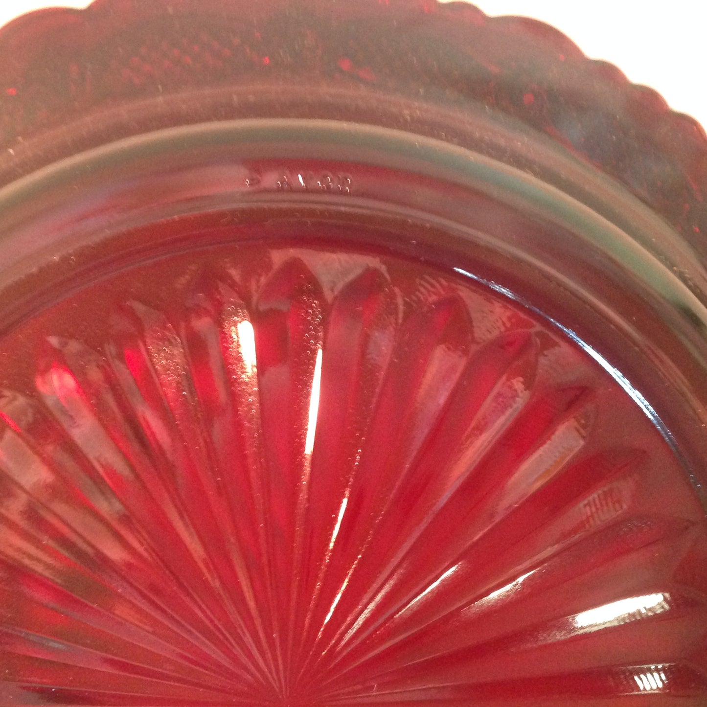 Vintage 1982 Avon 1876 Cape Cod Collection Pie Plate Server Red Sandwich Glass Unused with Original Box