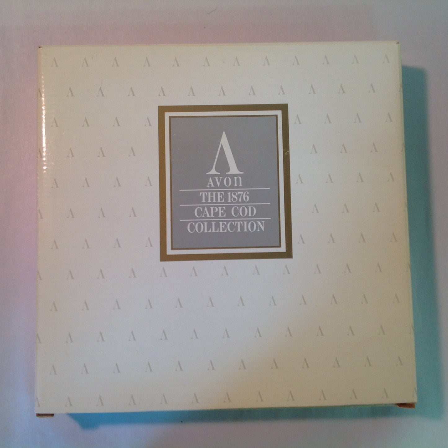 Vintage 1982 Avon 1876 Cape Cod Collection Pie Plate Server Red Sandwich Glass Unused with Original Box