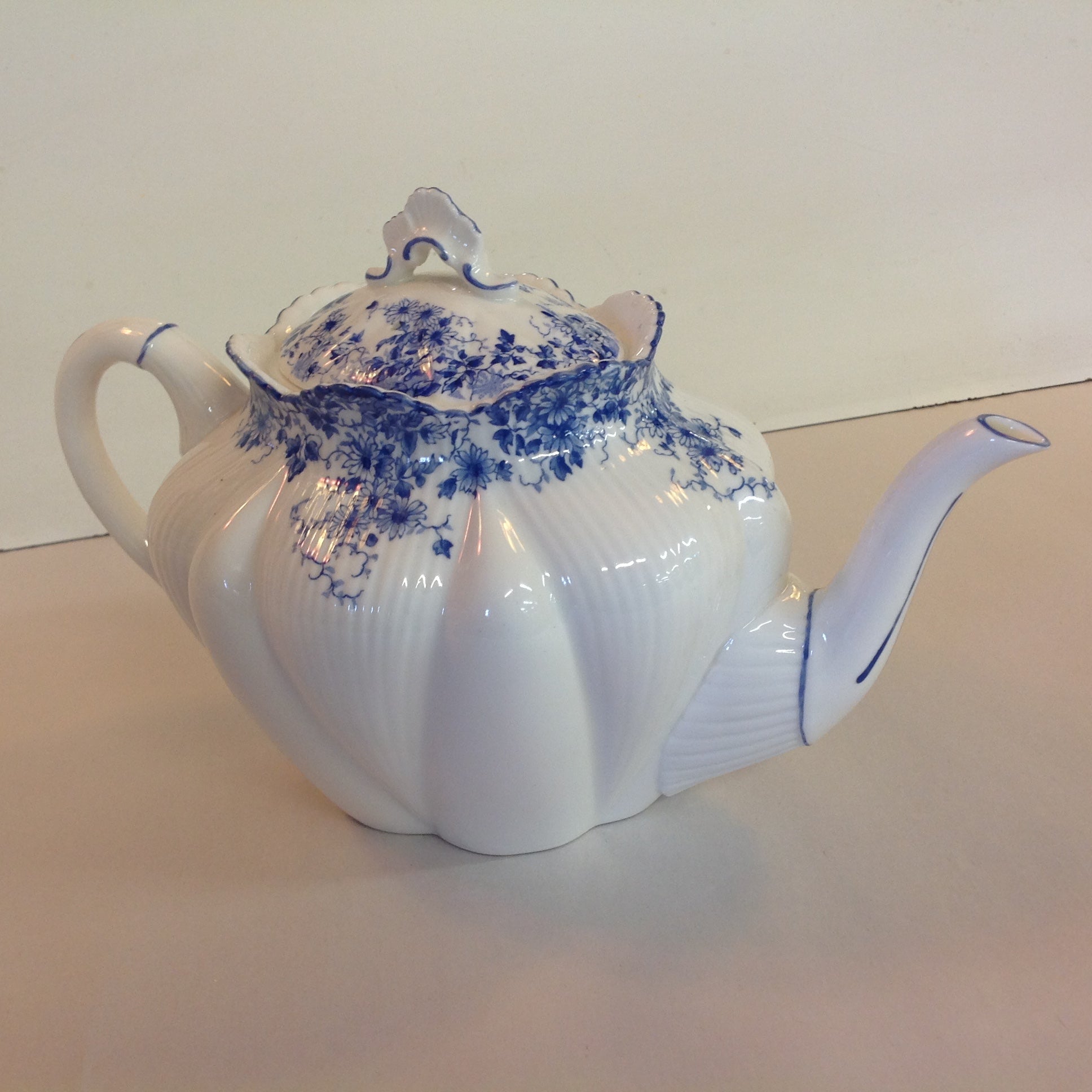 Vintage Shelley Tea orders Pot