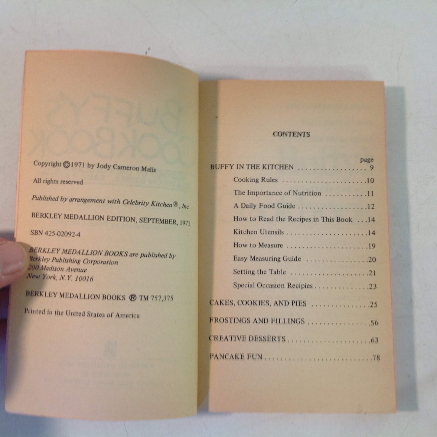 Vintage 1971 Mass Market Paperback Buffy's Cookbook Jody Cameron Celebrity Kitchen Berkley Books First Edition