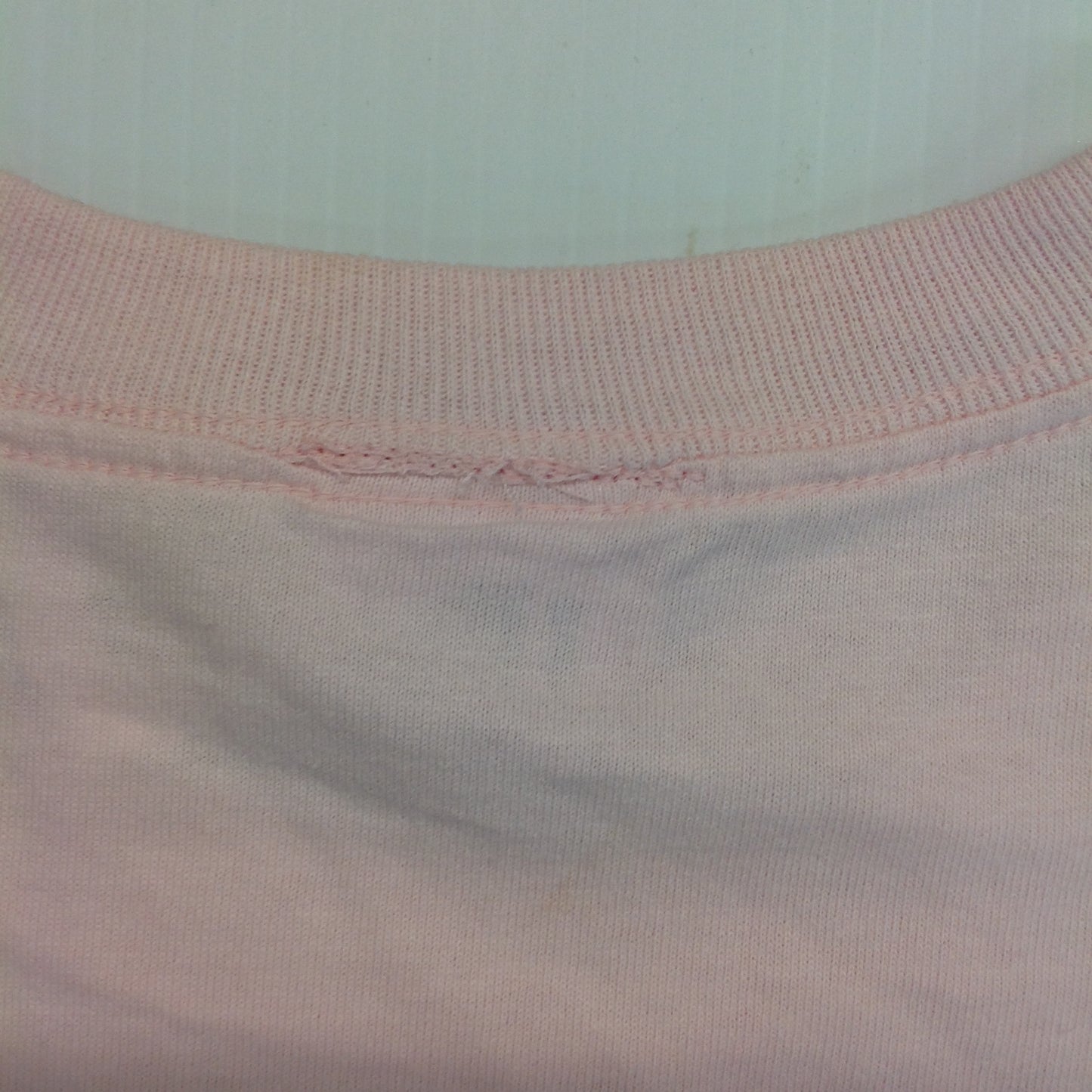 Large Disney Store Pink T-Shirt Glittery TinkerBell I'm Famous in Neverland New with Tag