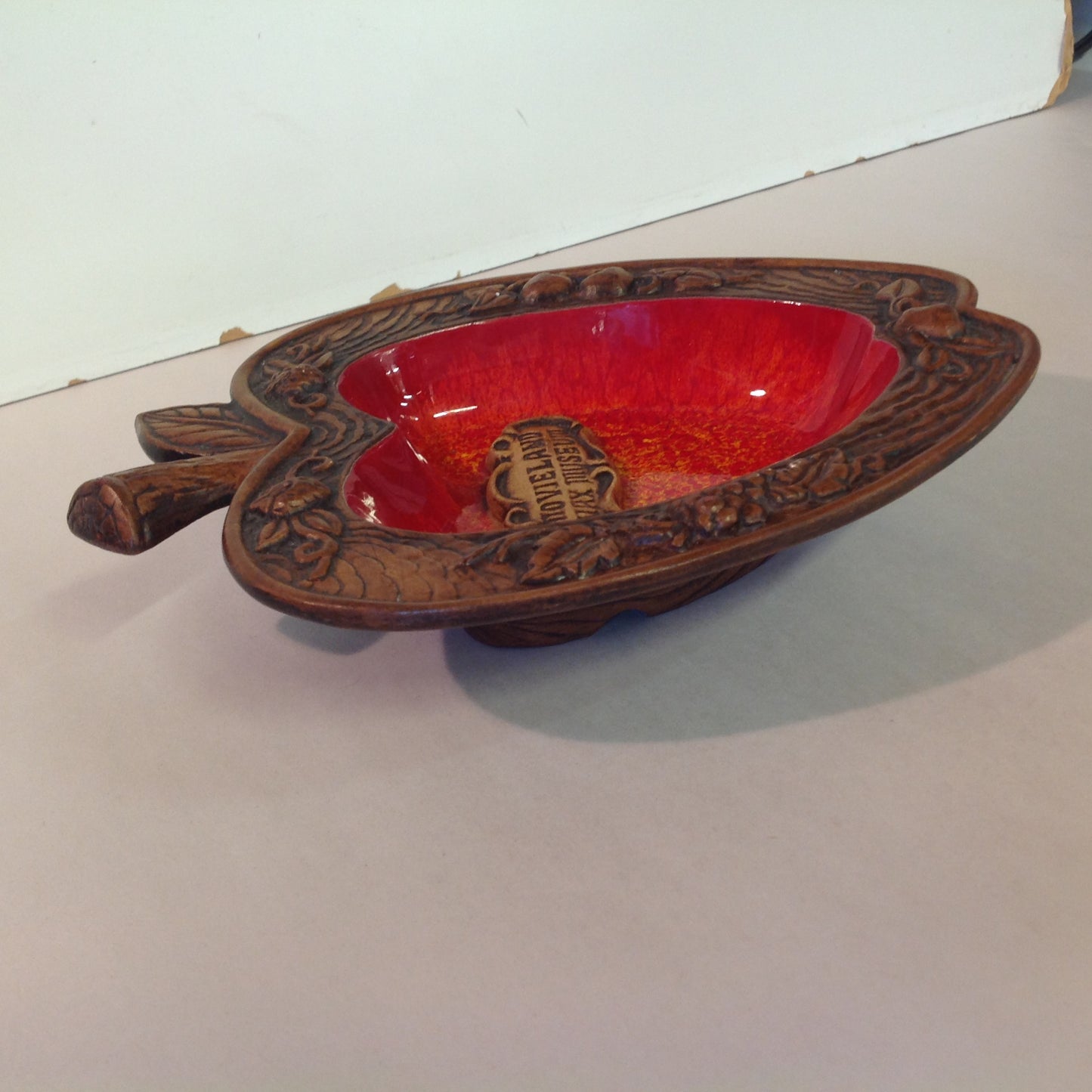 Vintage Treasure Craft Souvenir Movieland Wax Museum Apple Shaped Fruit Motif Tray