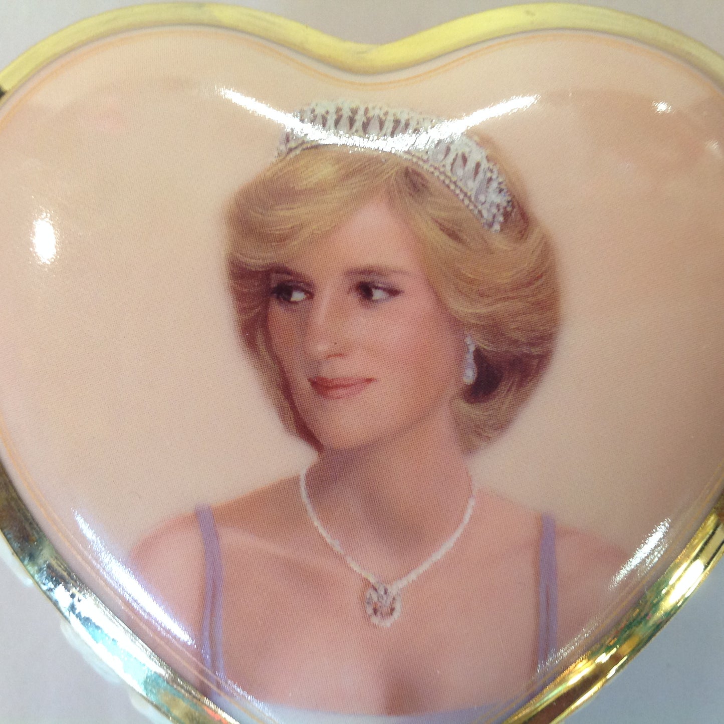 Vintage 1998 Sankyo Princess Diana Music Box Collection A1460 A Portrait of Love Fifth Issue