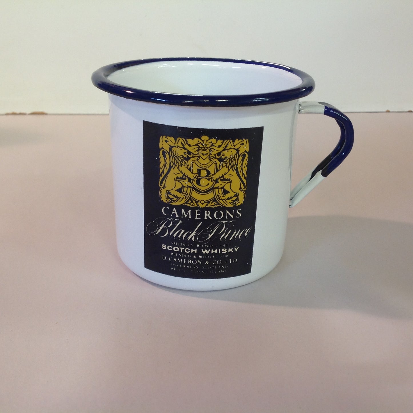 Vintage Gradi 11 ca Enamelware Whiskey Mug Scottish Clan Chattan Cameron's Black Prince Scotch Whisky