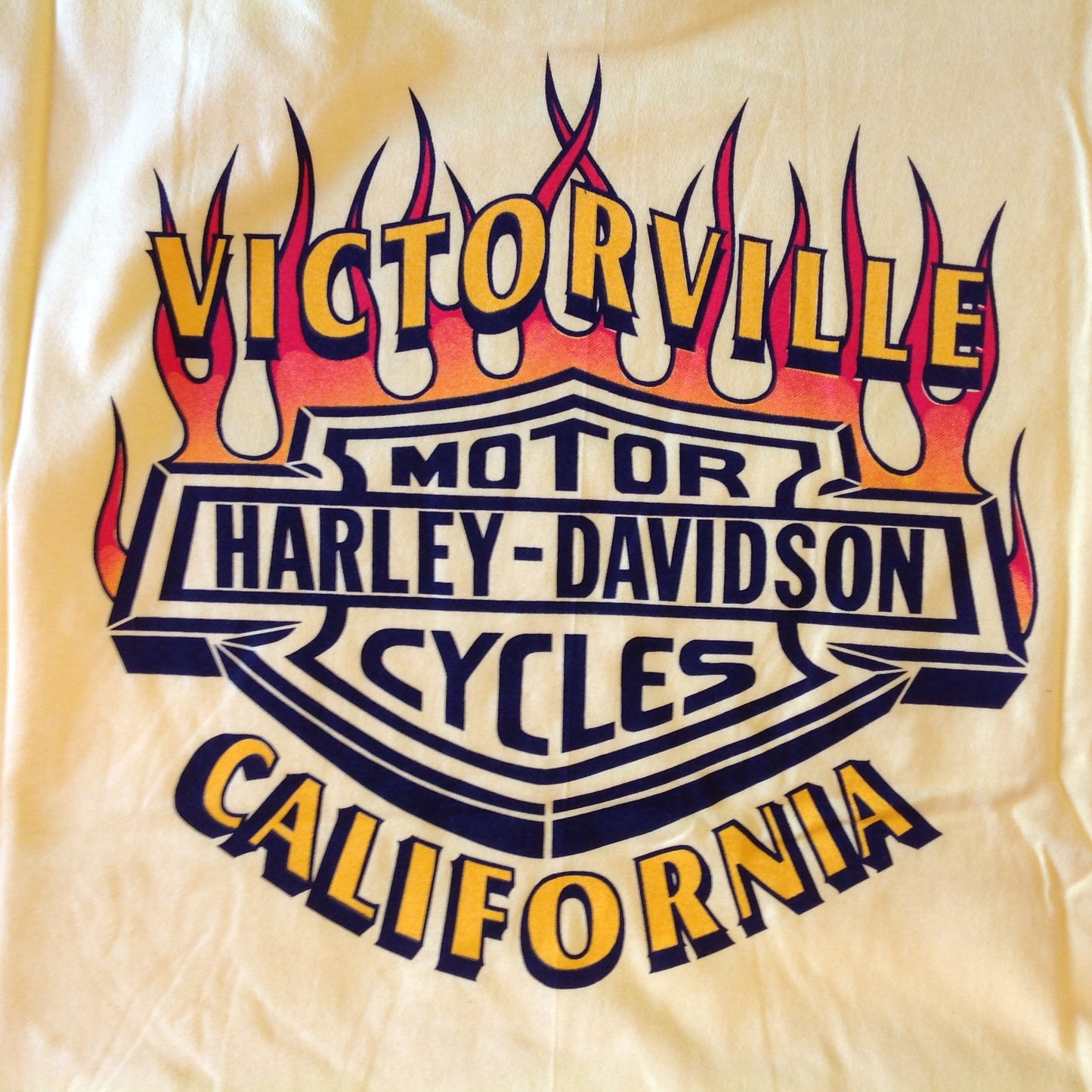 2000's Souvenir Victorville California Harley Davidson Motorcycles Men's XL Yellow T-Shirt