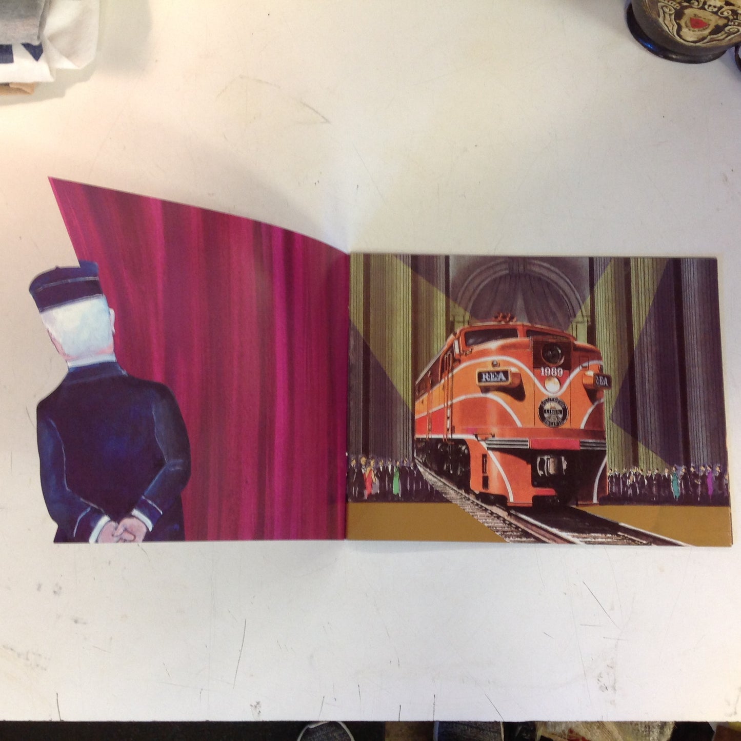 Vintage 1989 Railway Express Agency Standard of Excellence Color Model Train Catalog