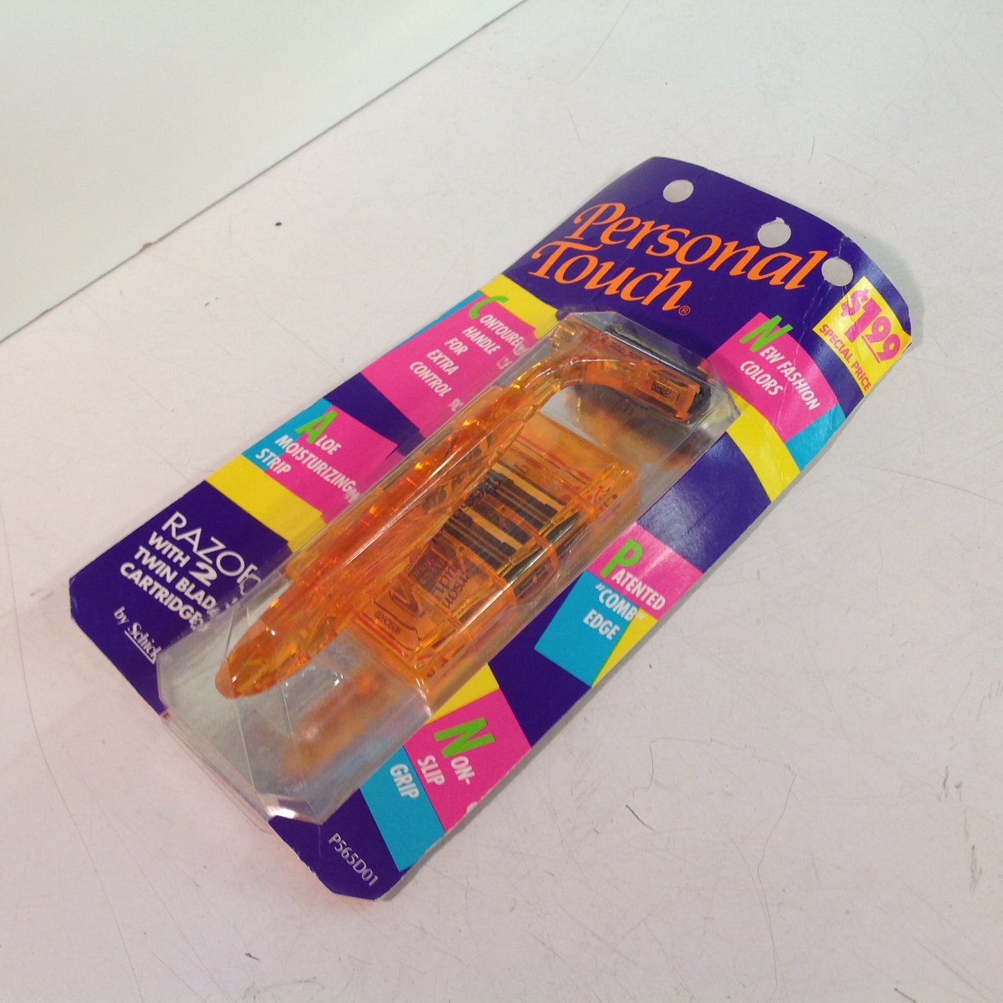 Vintage 1990 NOS Schick Personal Touch Razor System Orange Women's 2 Cartridges