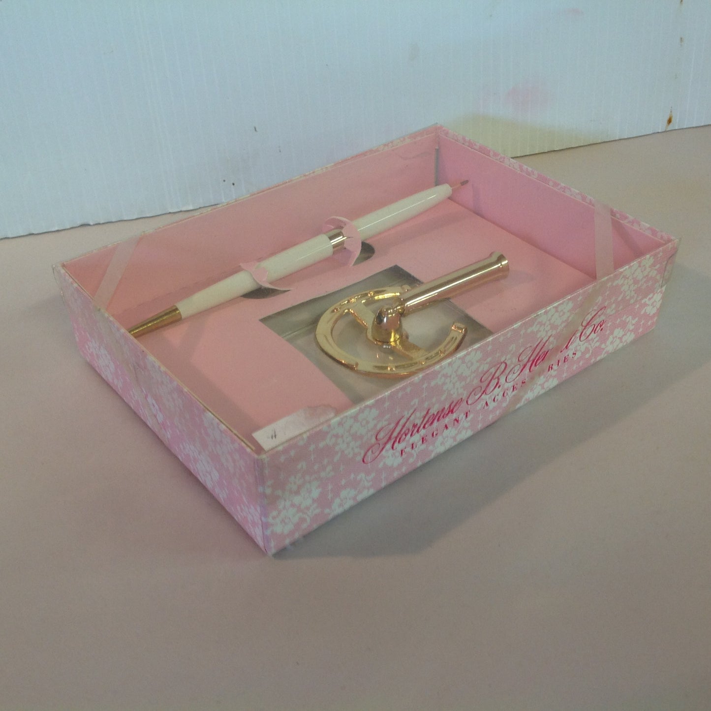 Vintage Hortense B Hewitt Co Elegant Accessories Guest Pen Set Gold Tone Horseshoe Lucky Pen Wedding Base