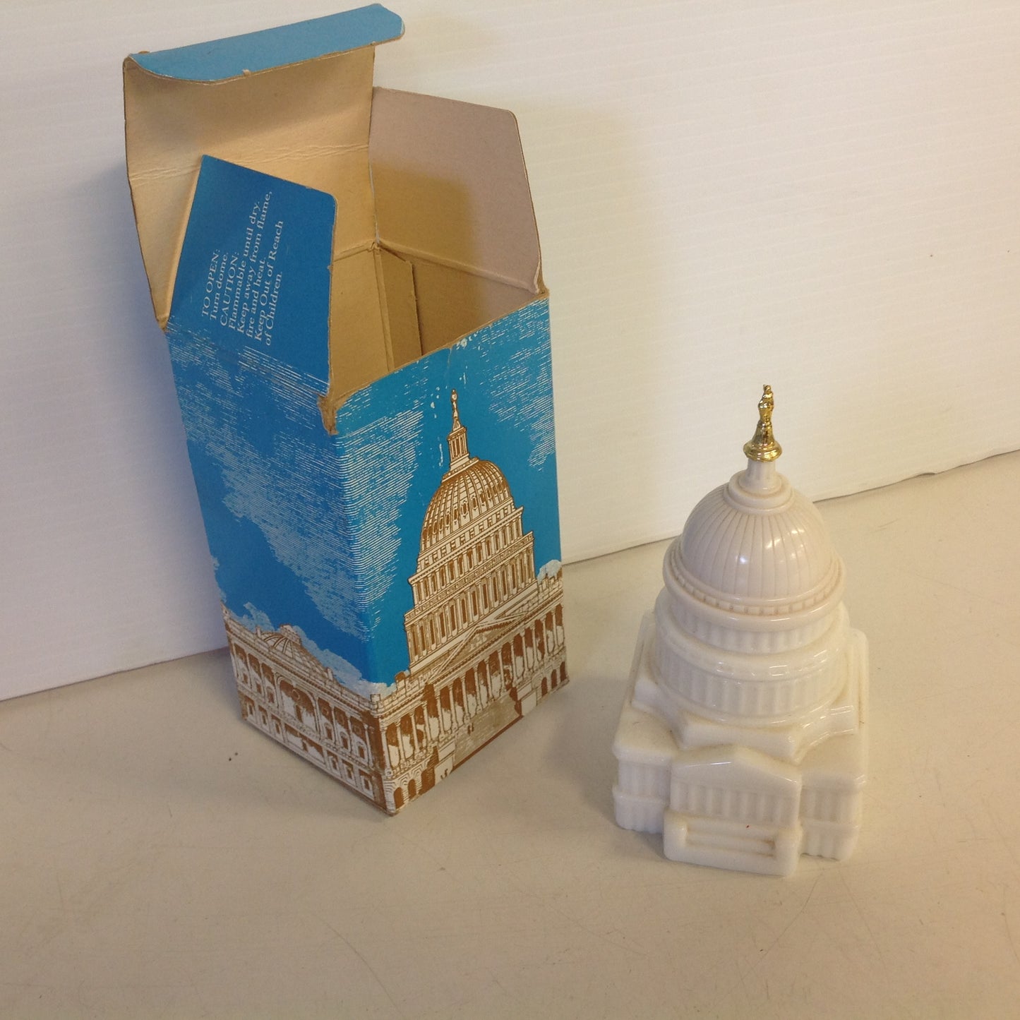 Vintage 1970's AVON The Capitol Avon Spicy After Shave Decanter Unused with Original Box