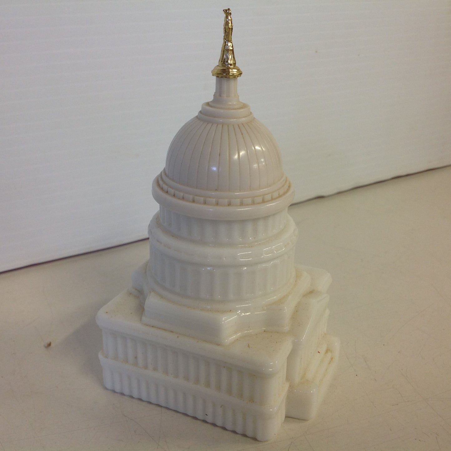 Vintage 1970's AVON The Capitol Avon Spicy After Shave Decanter Unused with Original Box