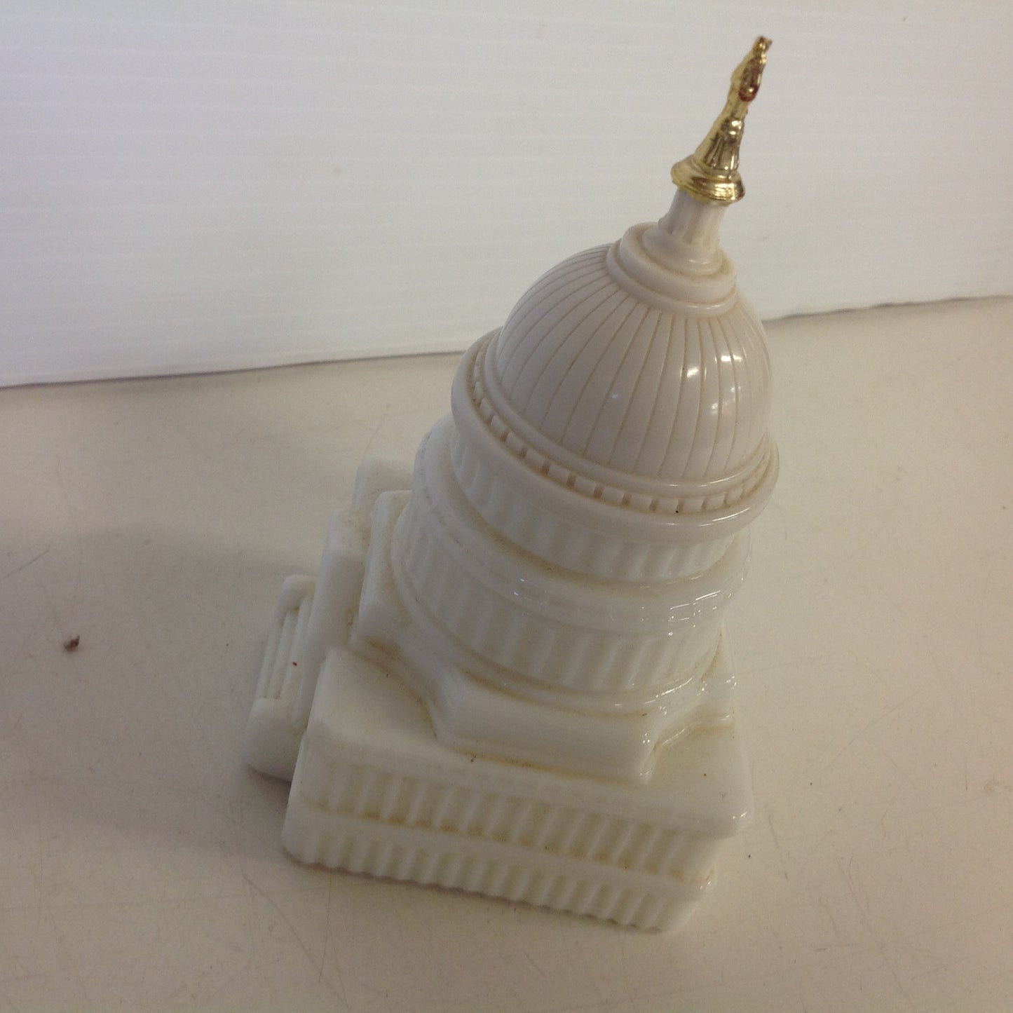 Vintage 1970's AVON The Capitol Avon Spicy After Shave Decanter Unused with Original Box